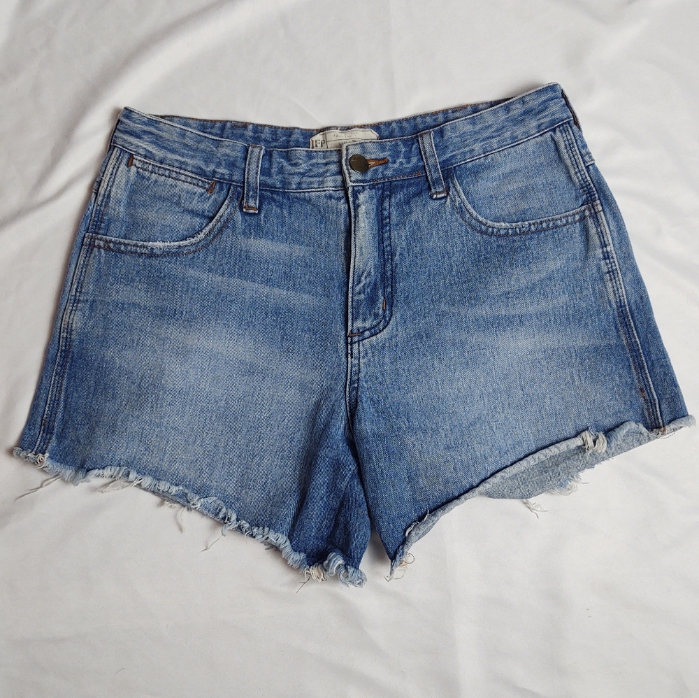 🌟Free People cutoff Jean shorts size 26